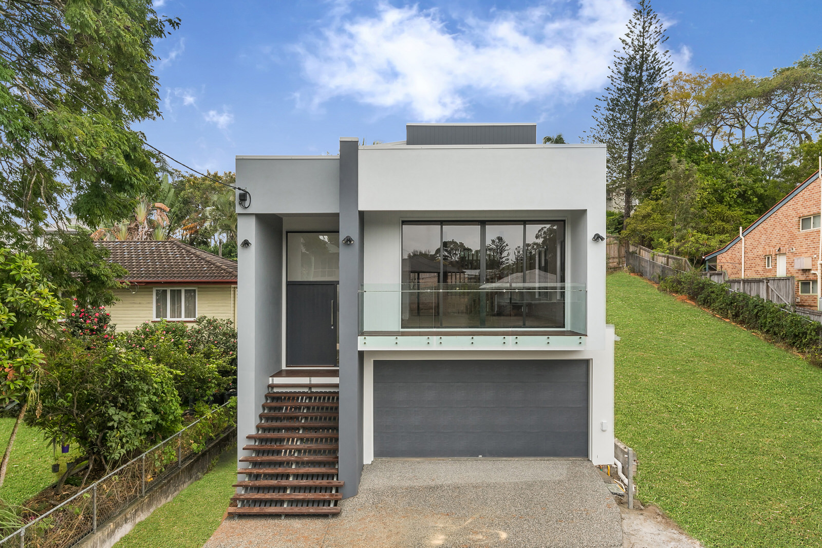 narrow-upward-slope-house-design-indooroopilly-custom-build-brisbane